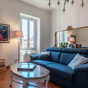 santa-maria-maggiore-roomy-and-bright-flat.it-romehotels.com/